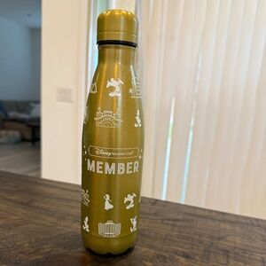 Disney Vacation Club Member Gold Water Bottle